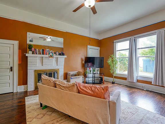 5th image of 803 Saxon Ave