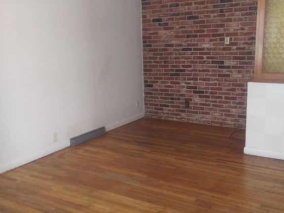 4th image of 9835 Monarch Dr