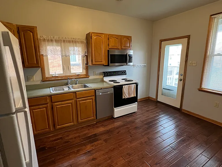 271 Dravo Ave — Photo 5