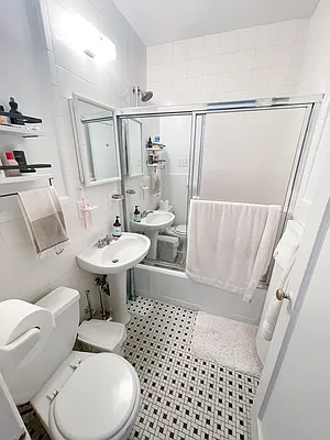 Rented by Urban Real Estate Inc | media 32