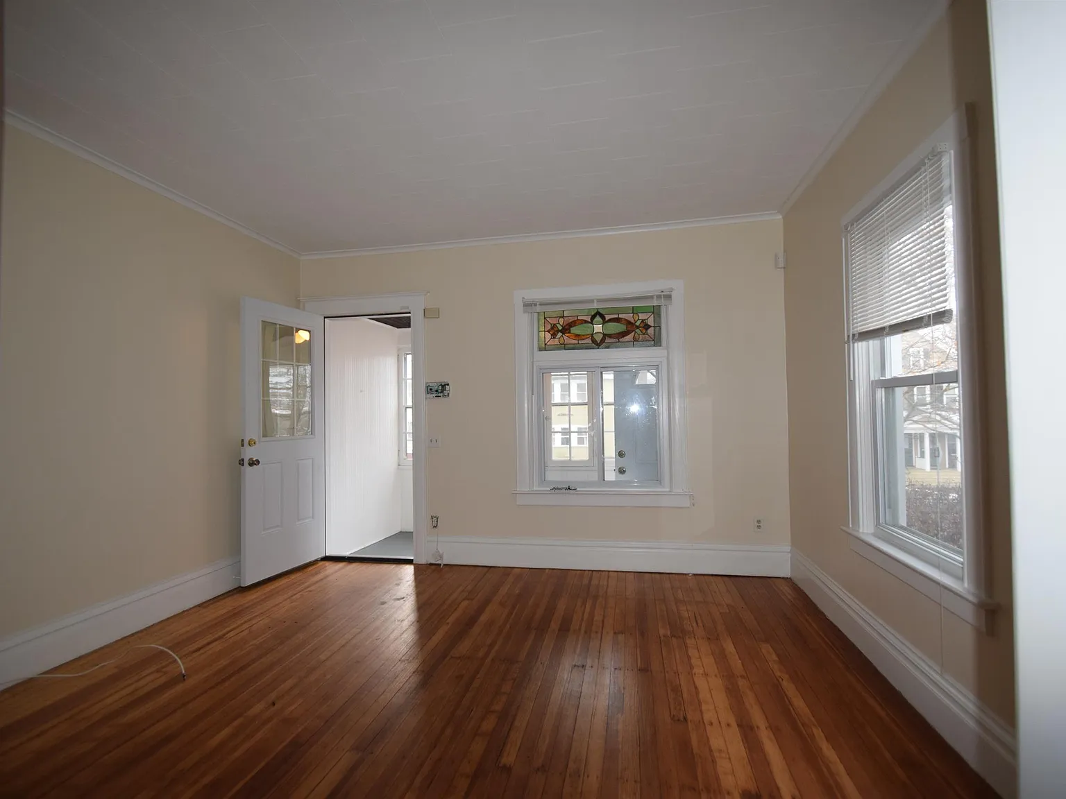 326 Field St — Photo 2