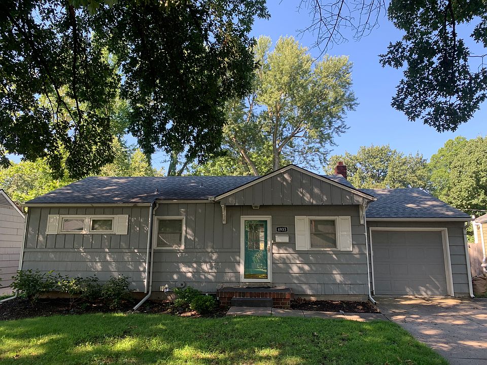 1st image of 4933 W 72nd St