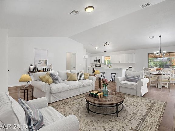 5th image of 5133 W Gilmore Ave