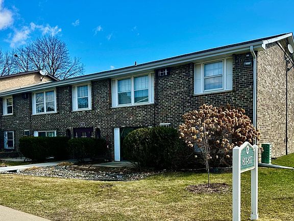 2nd image of 811 Smetana Rd APT 8