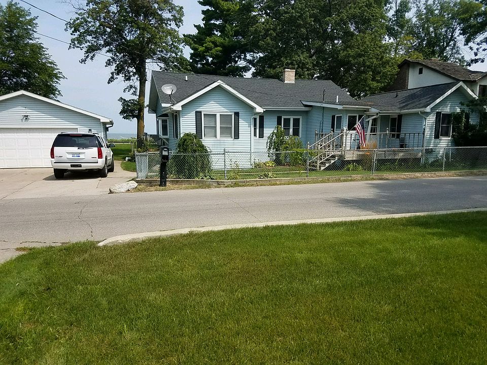1st image of 71 Bay Shore Dr
