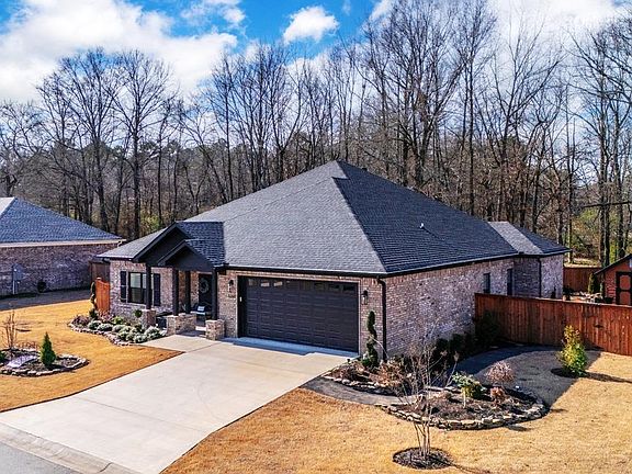 2nd image of 1265 Essex Dr