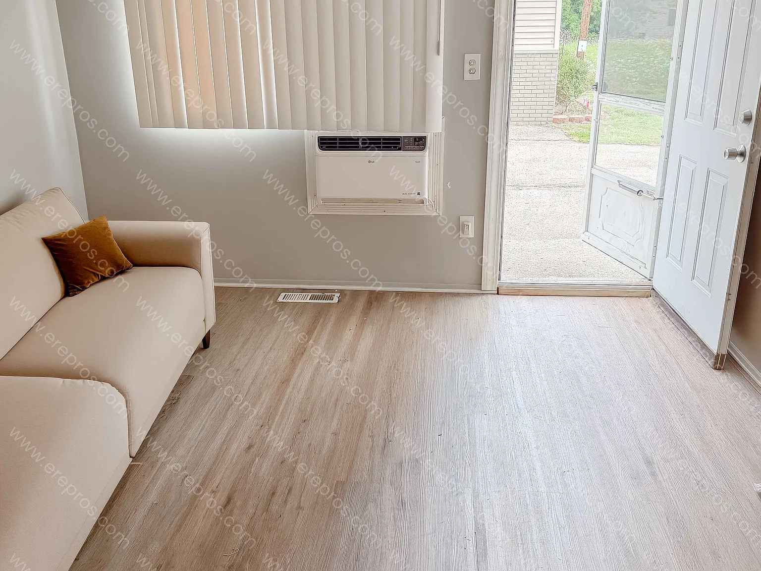 2 bed, 650 sqft, $850 — Photo 1