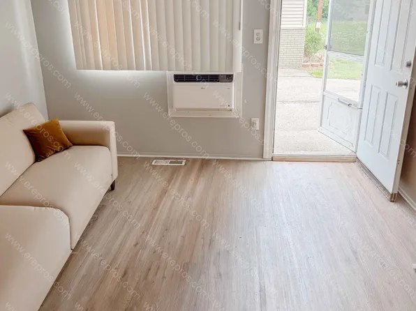 46411 Jefferson Ave #2, New Baltimore, MI 48047