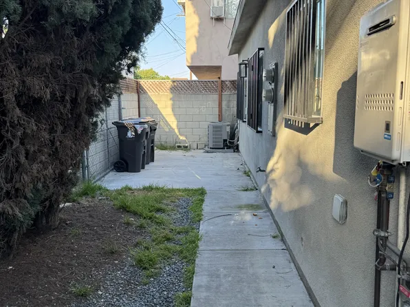 191 E South St #A, Long Beach, CA 90805