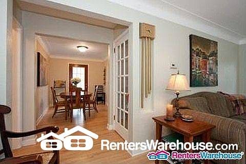 3rd image of 2823 Johnson St NE