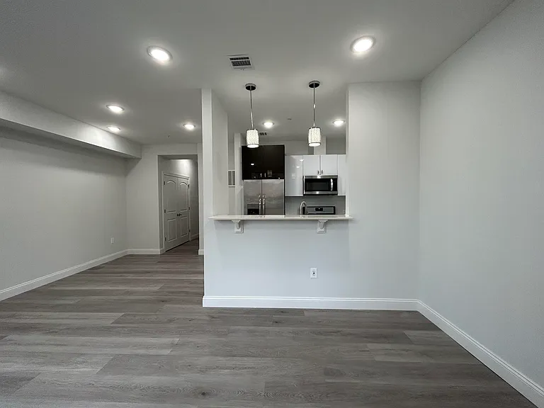 144 Bergen Ave #2A — Photo 7