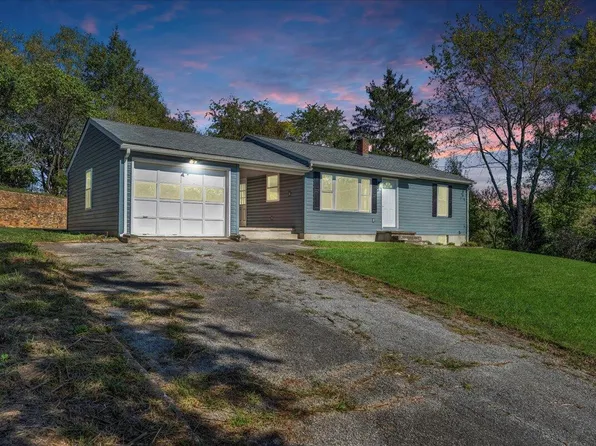 3382 Mount Pleasant Blvd, Roanoke, VA 24014