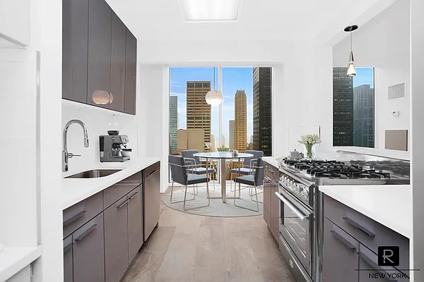 Rented by R New York | media 26