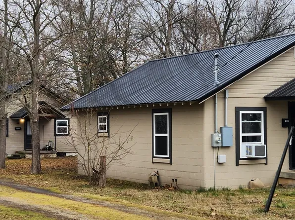 102 S Roy St, Coalgate, OK 74538