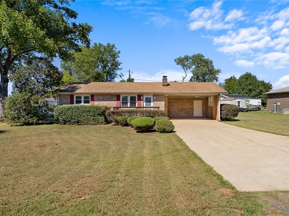 202 Sweetbriar Cir, Anderson, SC 29626