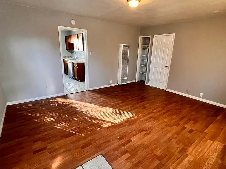 2630 McComb Ave — Photo 1