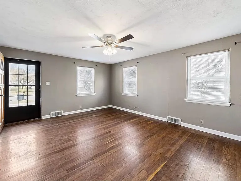 1446 Longfellow Ave — Photo 17