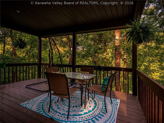 4th image of 208 Red Bud Ln