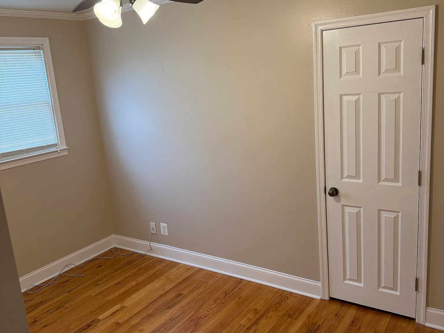 3 bed, 2016 sqft, $3,000 — Photo 4