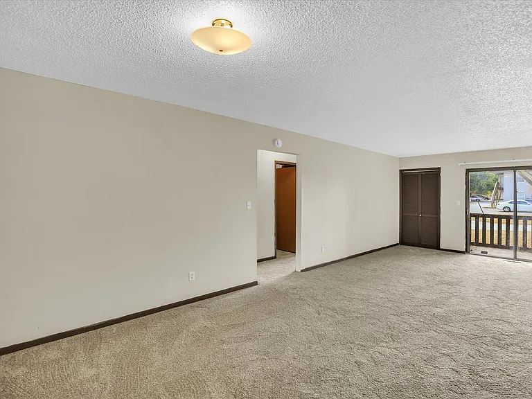 213 Keystone Dr #12 — Photo 5