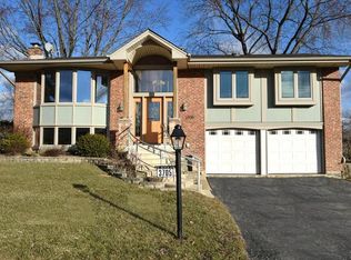 3705 Winston Dr, Hoffman Estates, IL 60192