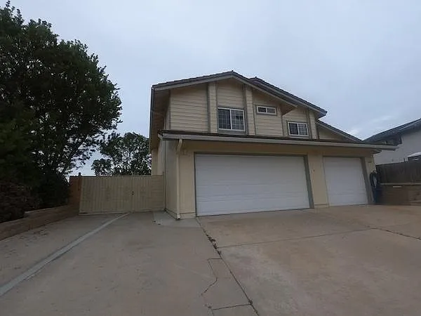 3649 Country Trl — Photo 32