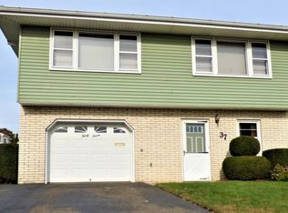 37 Roehrs Dr, Wallington, NJ 07057