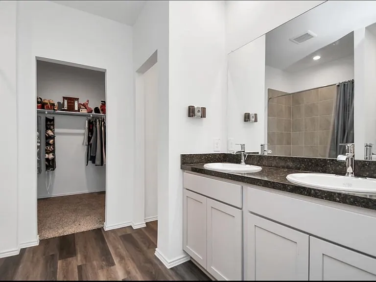 5227 Castlebury Meadows Dr — Photo 6