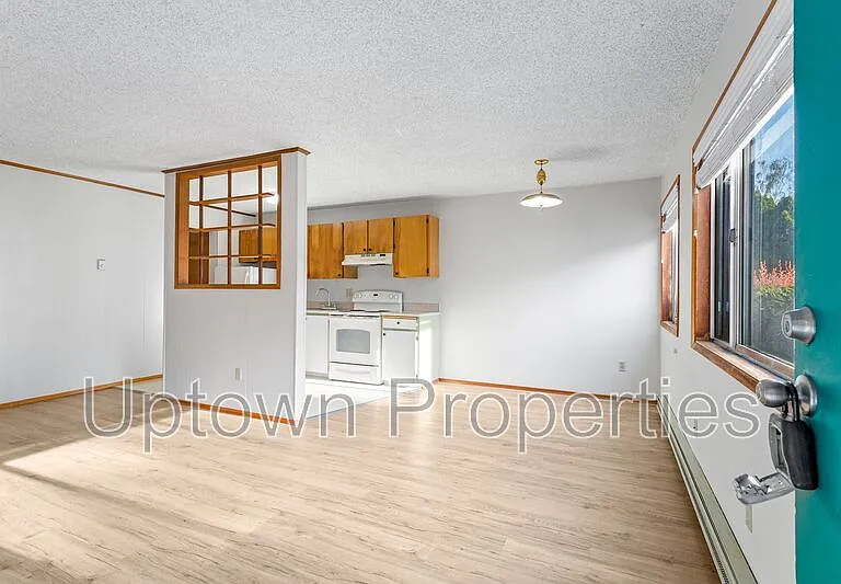 1508 SW Dewitt St #7 — Photo 1