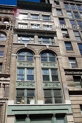 Sold by Flat Iron Real Estate | media 20