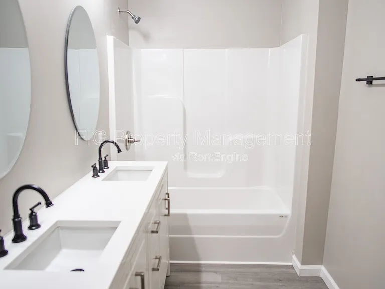 2453 E 5th Ave #2 — Photo 14