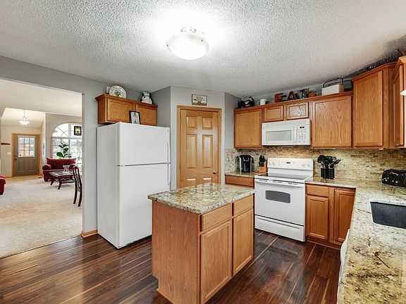 5th image of 11460 17th Pl NE