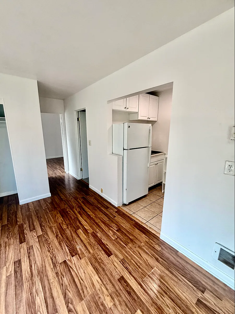 Building Photo - 5216 Rainier Ave S #202