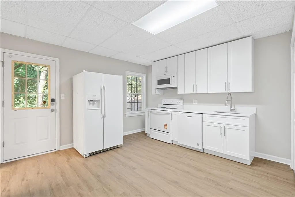 1 bed, 1.0 bath, 1100 sqft, $1,600 — Photo 4