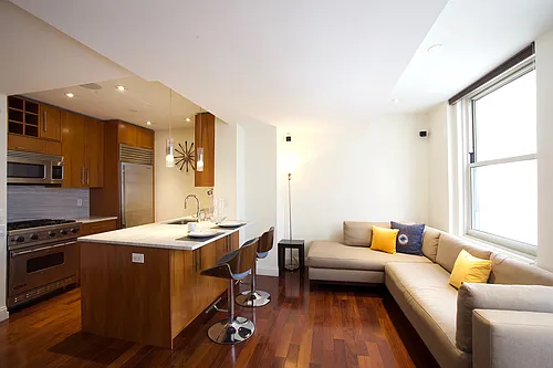 88 Greenwich St Photo 1