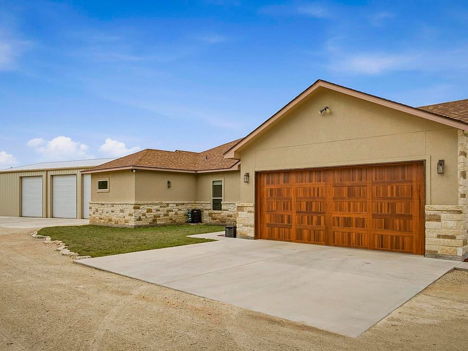 1st image of 134 STALLION ESTATES DR