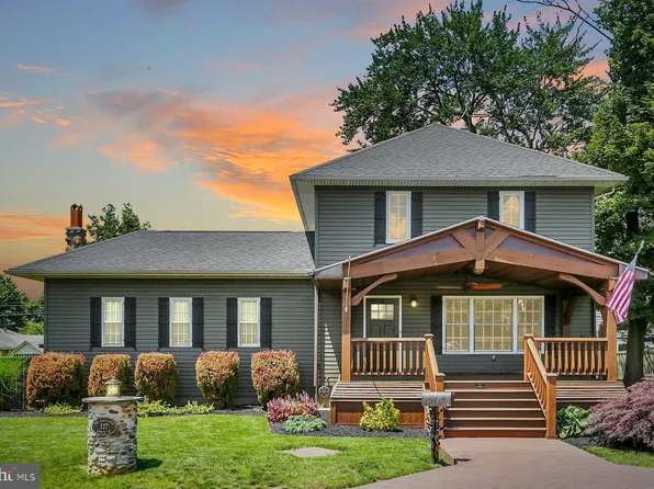 127 Spruce St, Middletown, PA 17057