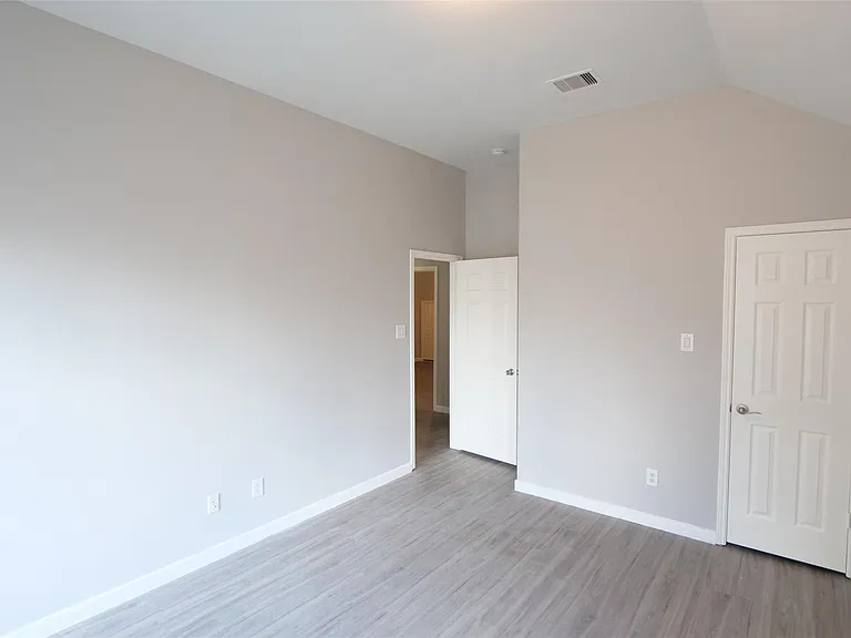 6119 Lakenshire Falls Ln — Photo 29