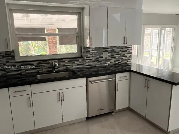 11712 SW 13th St, Miami, FL 33184