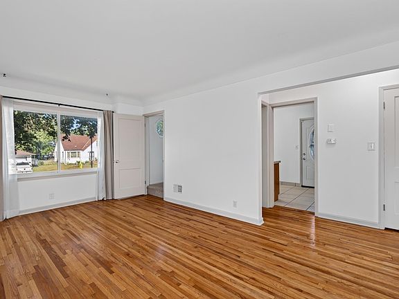 5th image of 1217 7th Ave S