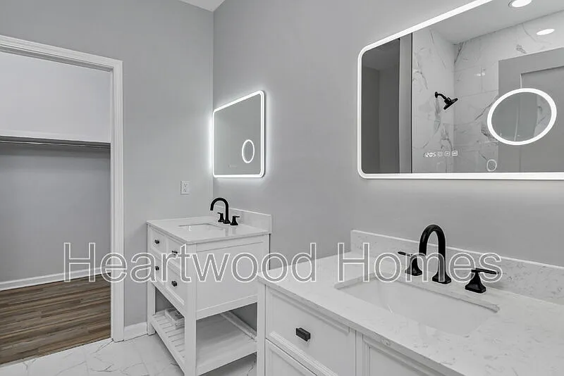 3 bed, 2.0 bath, 1236 sqft, $1,850 — Photo 2