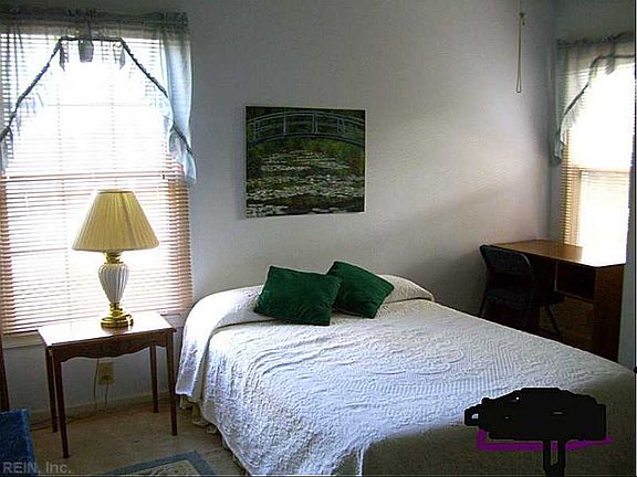 4th image of 808 Lancaster Ln