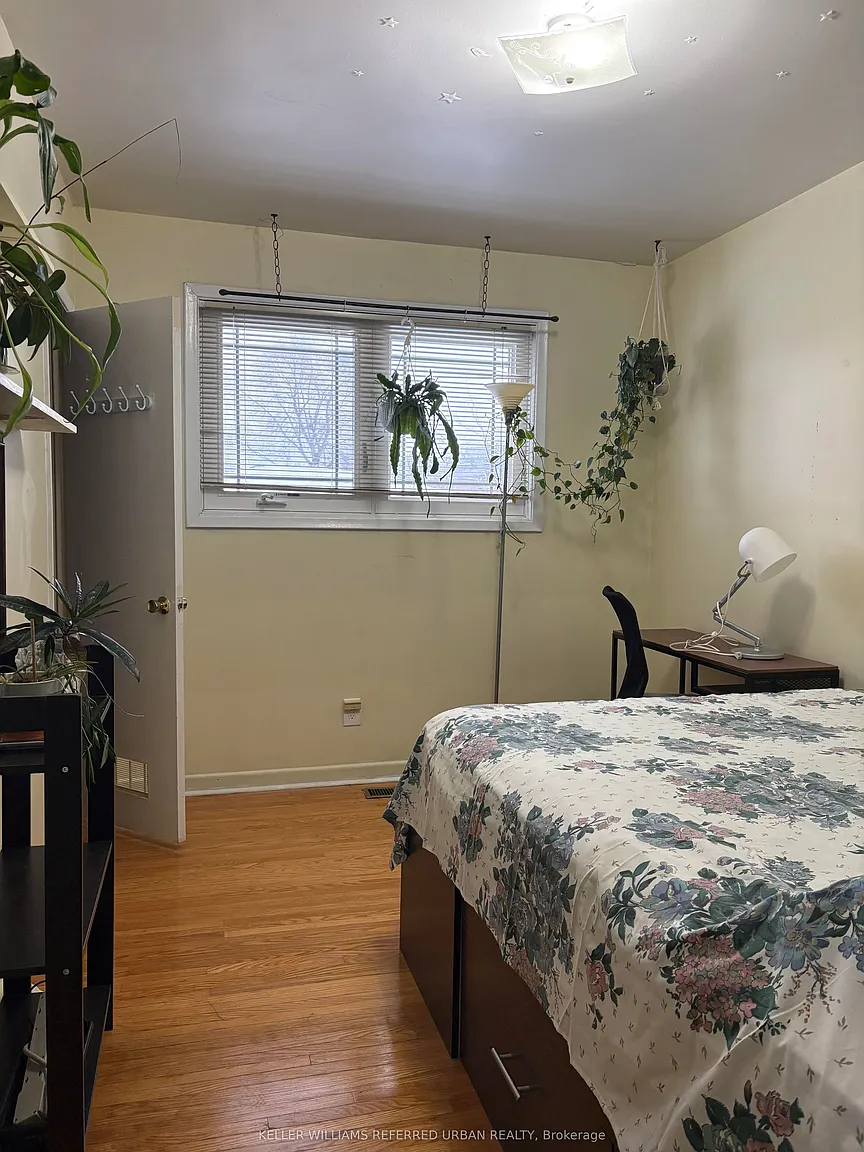 140 Rodda Blvd Room 2 photo 1