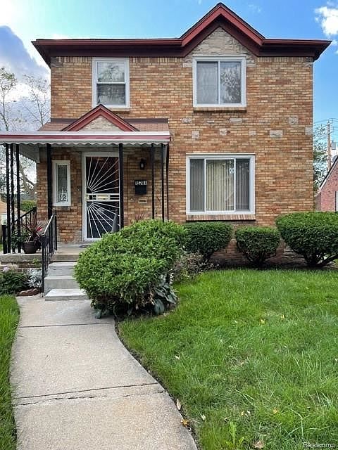 2nd image of 15781 Saint Marys St