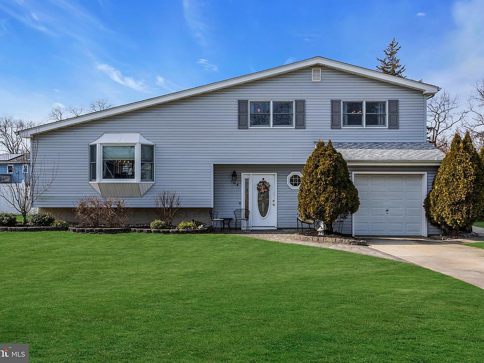1st image of 104 Baywood Dr