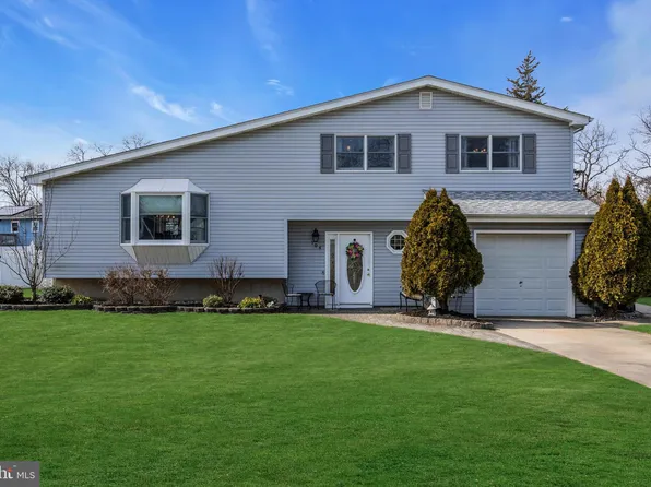 104 Baywood Dr, Toms River, NJ 08753