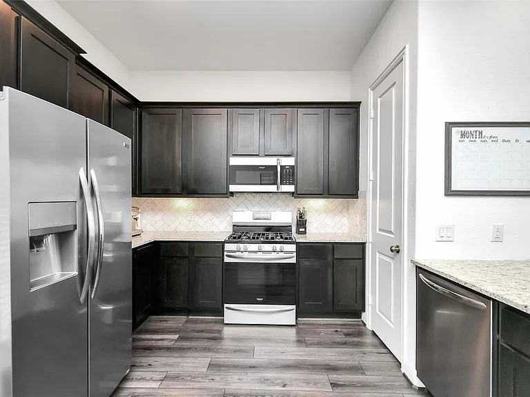 11012 Mikula Dr — Photo 9