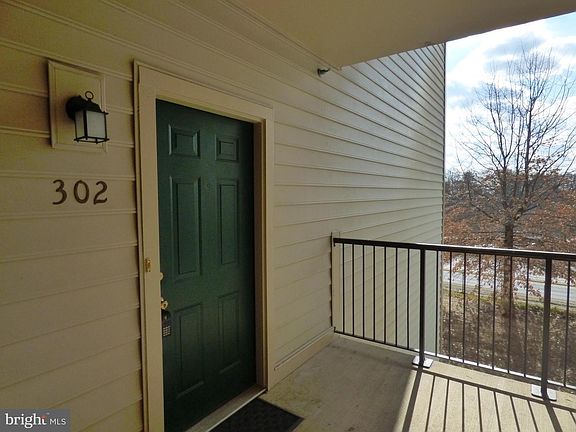 3rd image of 1060 Grandview Ave #302