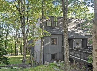 72 Cross Country Ln, Tannersville, PA 18372