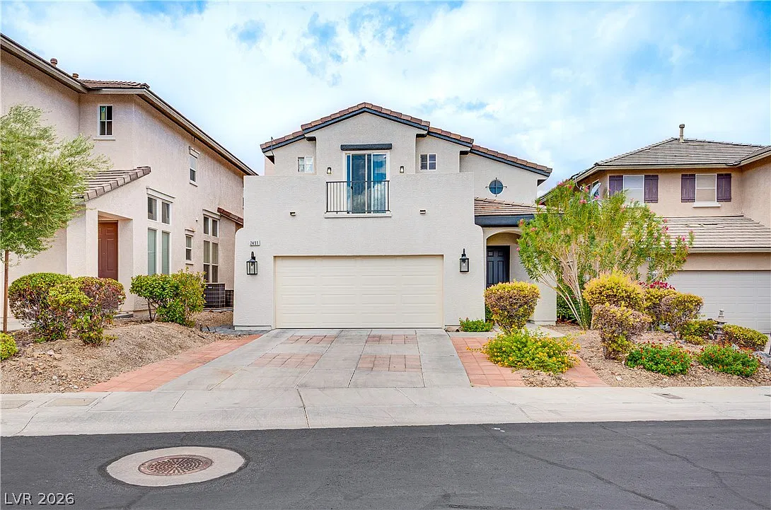 4 bed, 3.0 bath, 2528 sqft, $2,950 — Photo 1